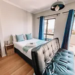 Cape Mae Apartment Hotel